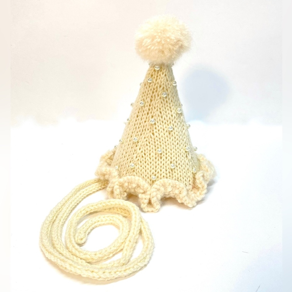 NWT Hand Knit Party Hat in Cream with Faux Pearls and Pom Pom One Size Fits Most - Picture 10 of 11